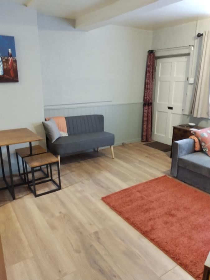 Self Contained Flat In Llanfyllin Powys Apartment Ngoại thất bức ảnh