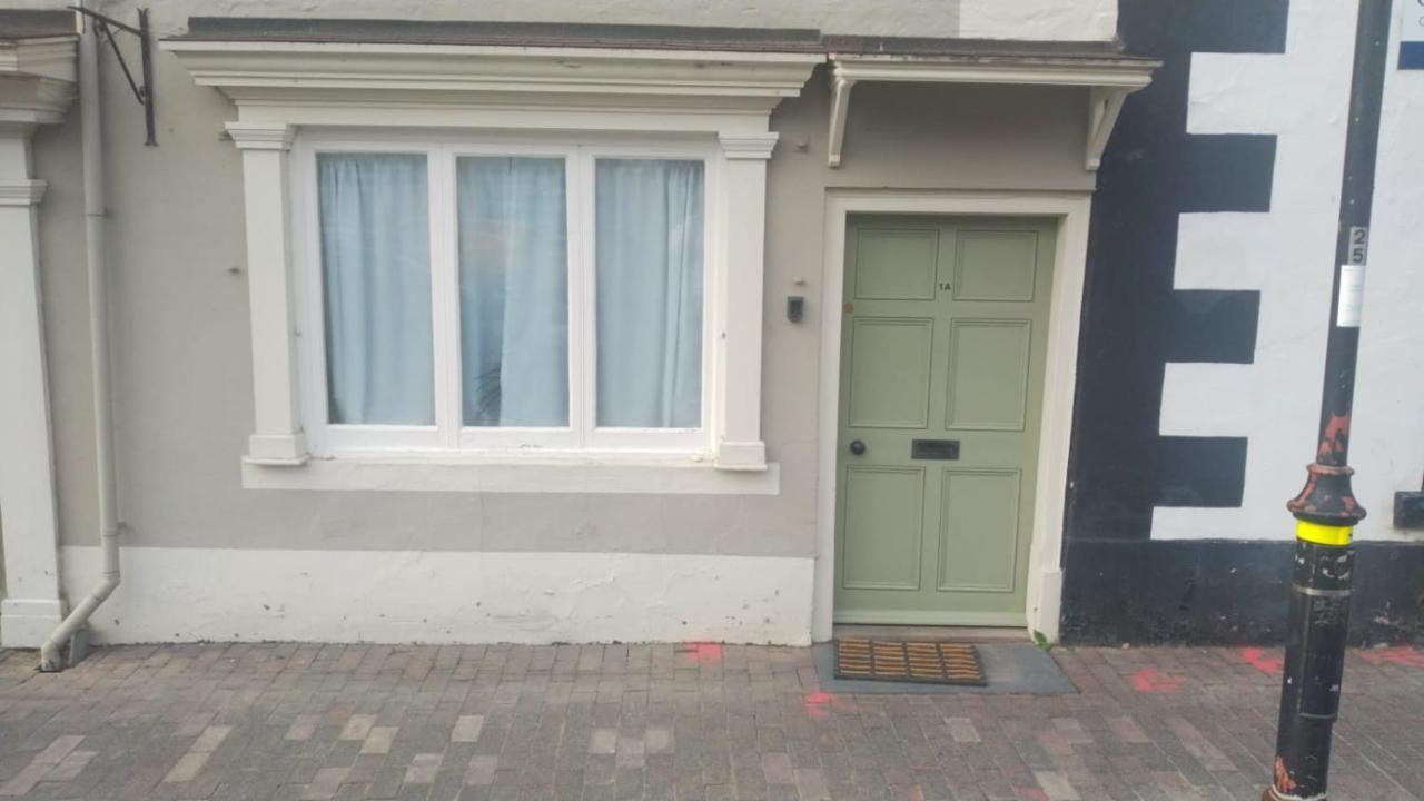 Self Contained Flat In Llanfyllin Powys Apartment Ngoại thất bức ảnh